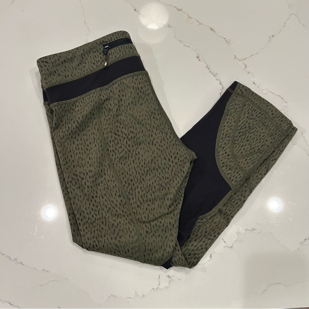 Lululemon leggings size 6